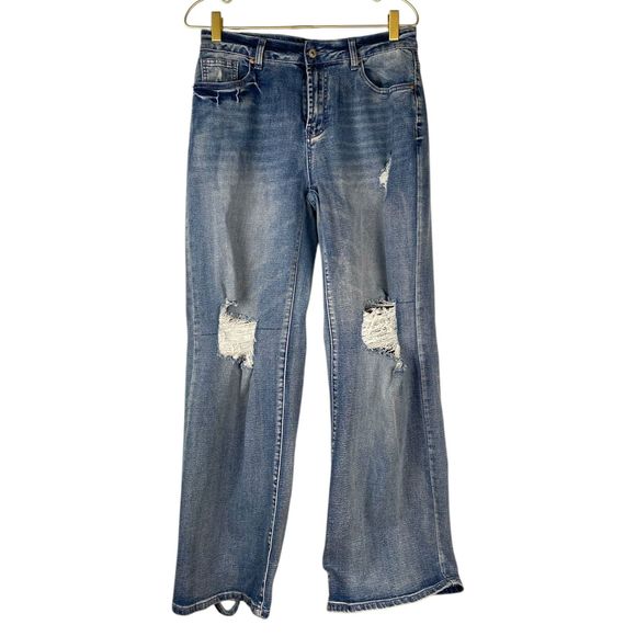 Light Wash Ripped Bell Bottom Jeans‎ Medium – (590) - Picture 1 of 12